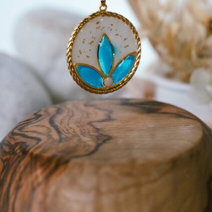 Collier Lotus