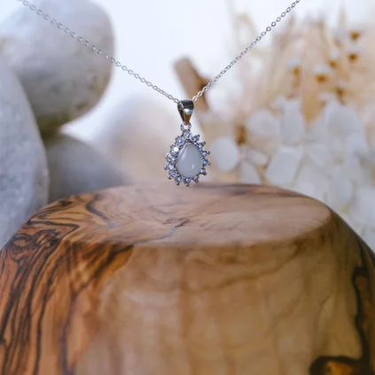 Collier Lara