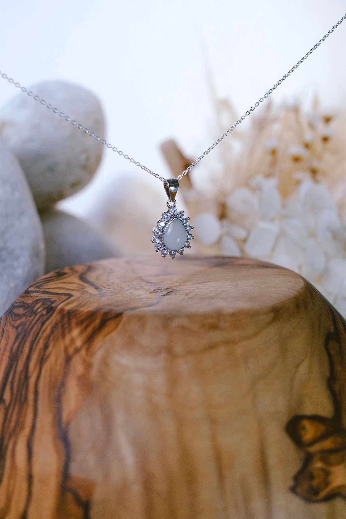 Collier Lara