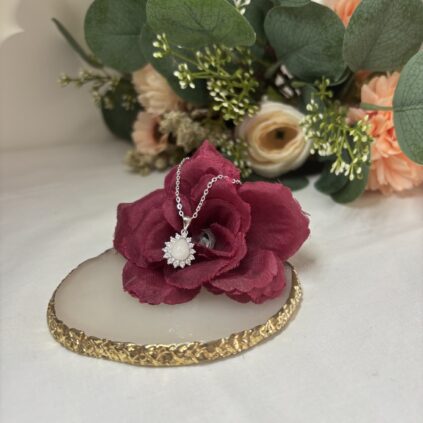 Collier Lara