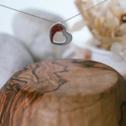 Collier coeur de lait